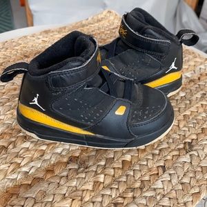 Vintage Jordan Flights black and gold toddler size 7c